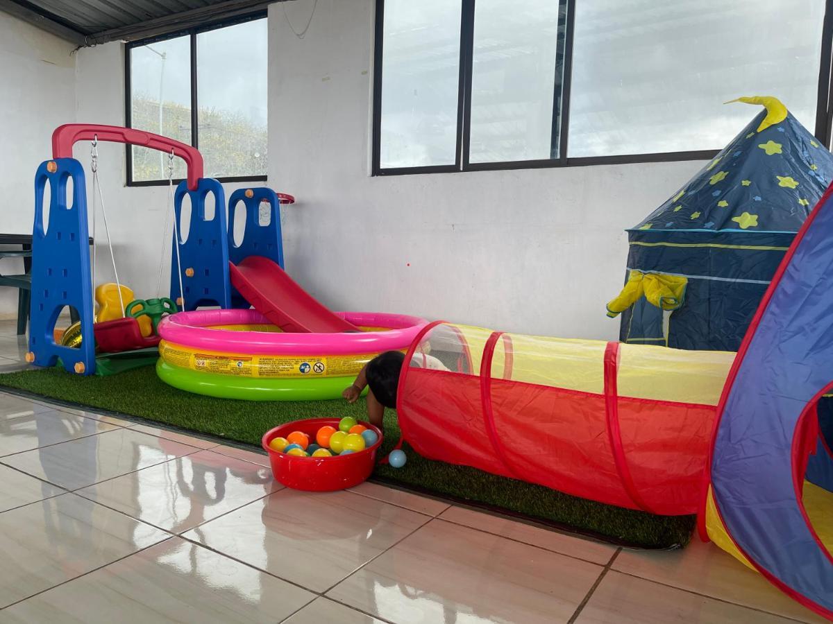 מלון פוארטו בקריסו מורנו Hostal Vista Al Mar מראה חיצוני תמונה
