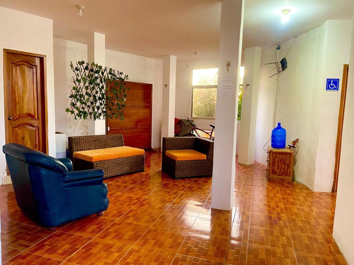מלון פוארטו בקריסו מורנו Hostal Vista Al Mar מראה חיצוני תמונה