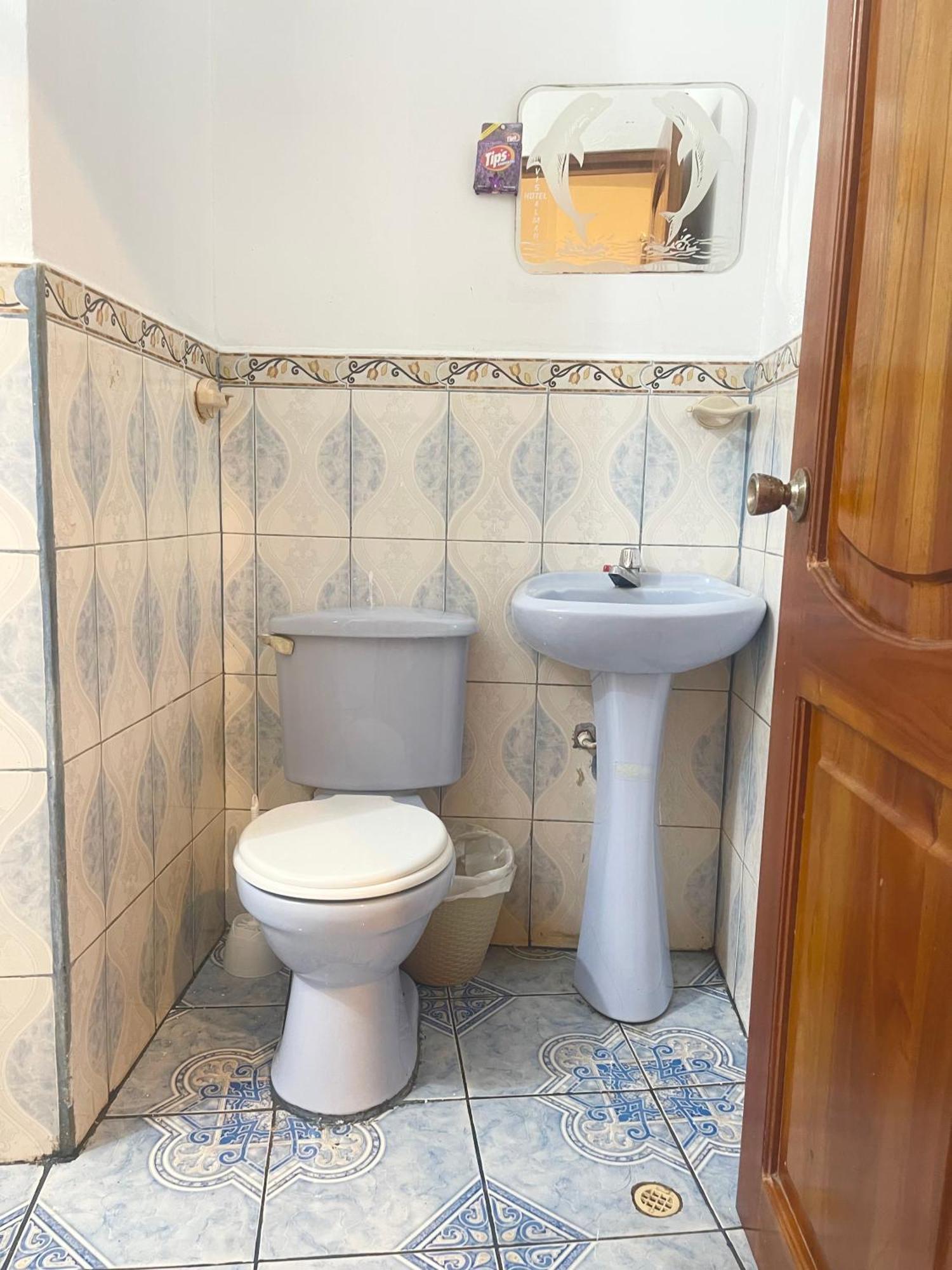 מלון פוארטו בקריסו מורנו Hostal Vista Al Mar מראה חיצוני תמונה